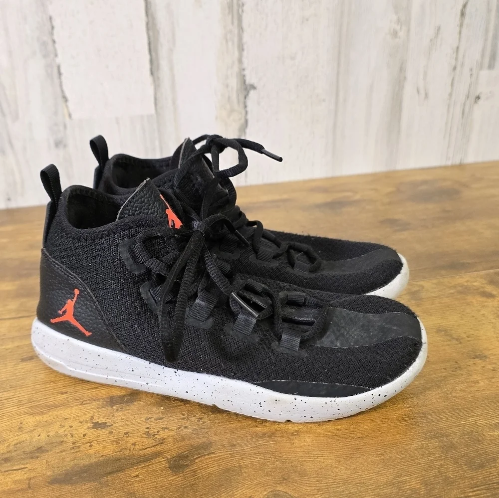 Air Jordan Reveal BG 834126-014 Black Youth Size 5